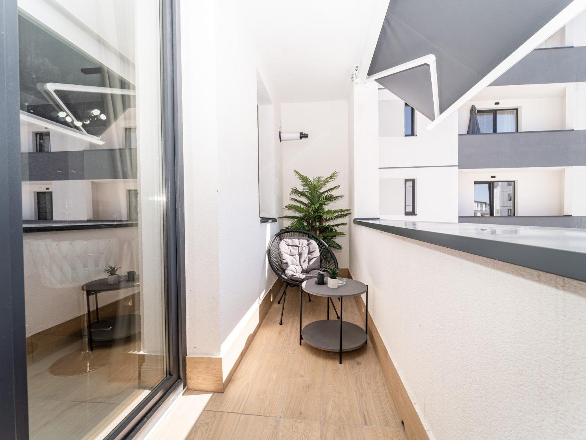 Fashion Stay-Valentino Apartment - By Openhouse Giroc Ngoại thất bức ảnh